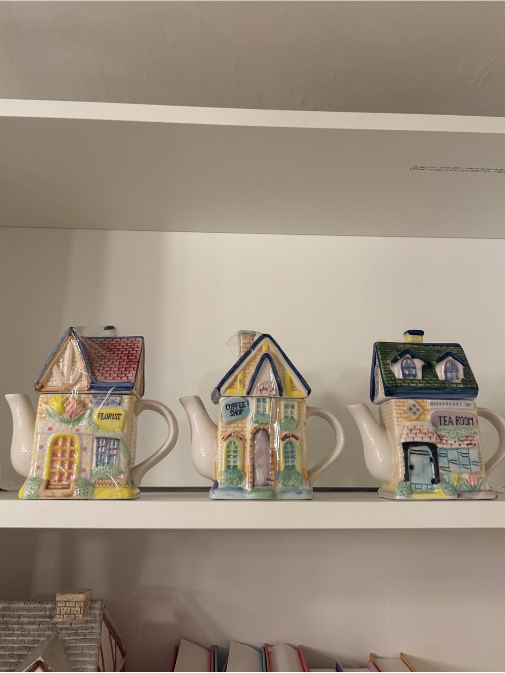 Vintage 2000 Collectors series teapots houses hand painted village coffee shop - Picture 2 of 15